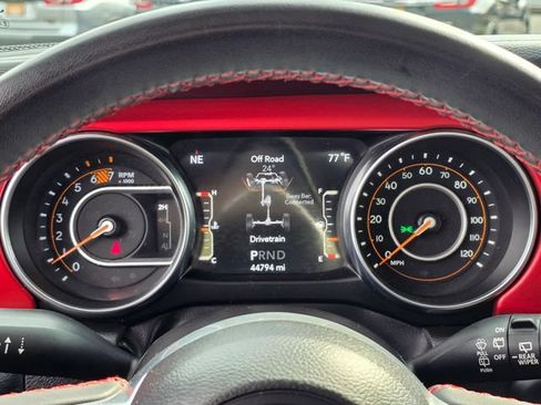 Used 2023 Jeep Wrangler Unlimited Rubicon AWD/4WD image 27