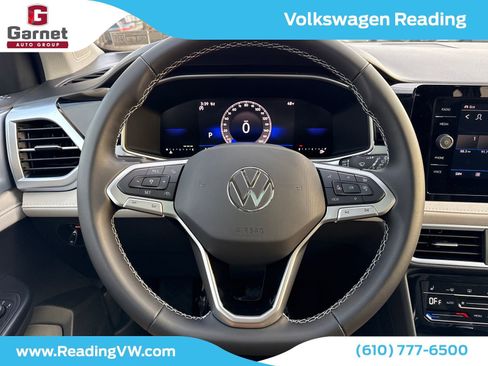 New 2026 Volkswagen Taos SE image 15
