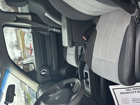 Used 2007 Dodge Nitro SXT AWD/4WD image 8