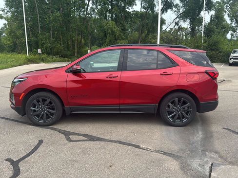 Used 2024 Chevrolet Equinox RS w/ RS Leather Package AWD/4WD image 2