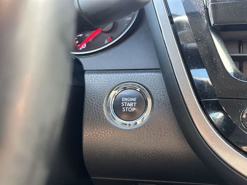 Used 2022 Toyota Camry XSE FWD image 13