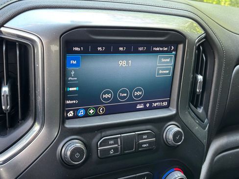 Used 2022 Chevrolet Silverado 1500 LT RWD image 8