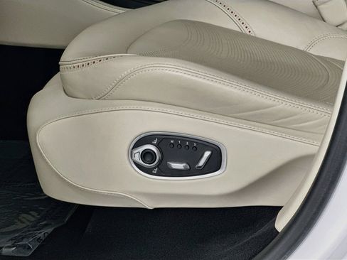 Used 2023 Aston Martin DBX AWD/4WD image 23