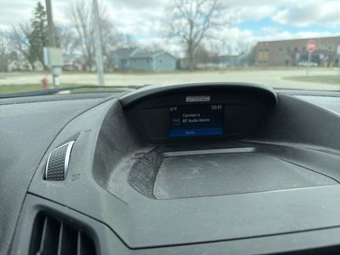 Used 2017 Ford Escape SE w/ SE Cold Weather Package AWD/4WD image 15