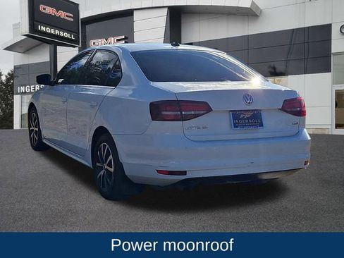 Used 2017 Volkswagen Jetta SE image 6