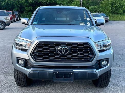 Certified 2021 Toyota Tacoma TRD Off-Road w/ Technology Package AWD/4WD image 2