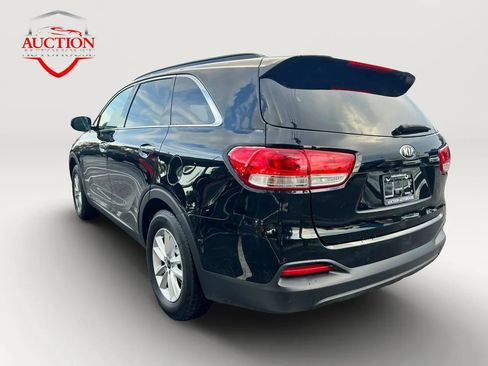 Used 2017 Kia Sorento AWD image 7