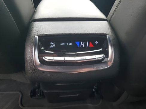 Used 2022 Cadillac XT6 Premium Luxury image 23