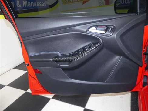 Used 2018 Ford Focus RS image 26