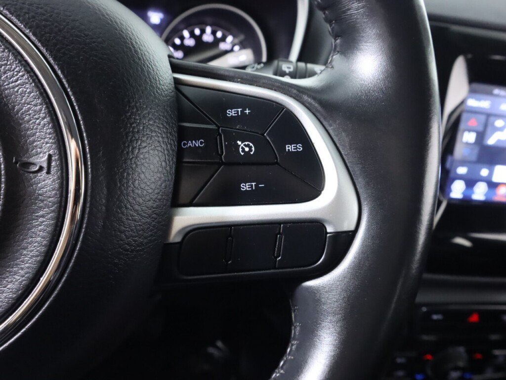 Used 2019 Jeep Compass Latitude AWD/4WD image 13