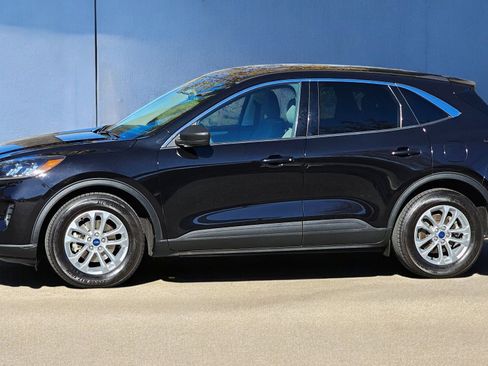 Used 2022 Ford Escape SE image 11