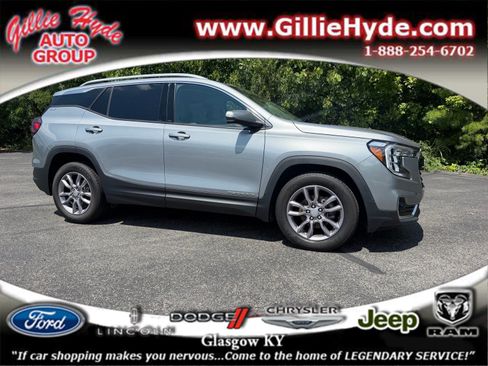 Used 2023 GMC Terrain SLT FWD image 1
