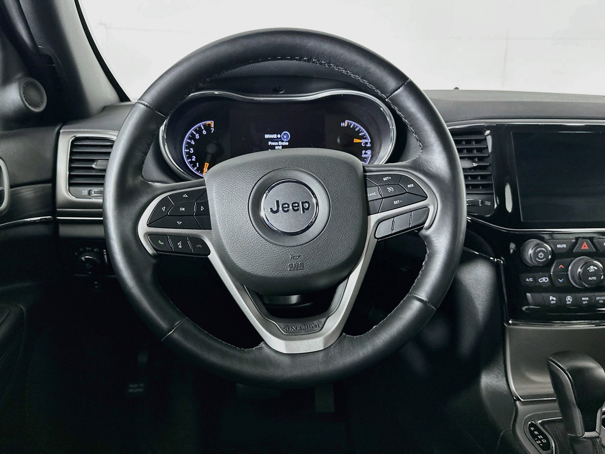 Used 2022 Jeep Grand Cherokee Limited AWD/4WD image 18