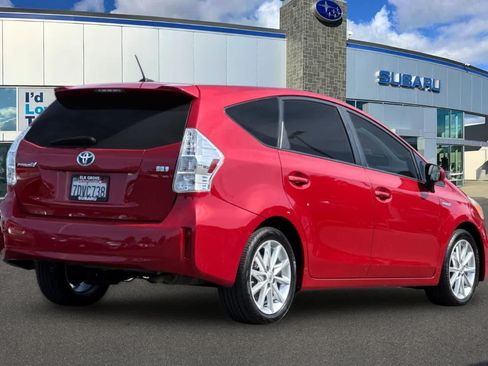 Used 2014 Toyota Prius V Five FWD image 2