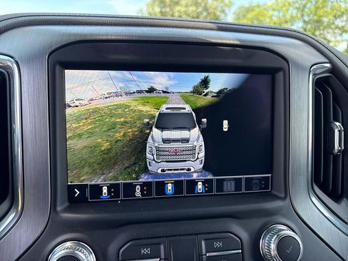Used 2021 GMC Sierra 3500 Denali w/ Technology Package AWD/4WD image 18