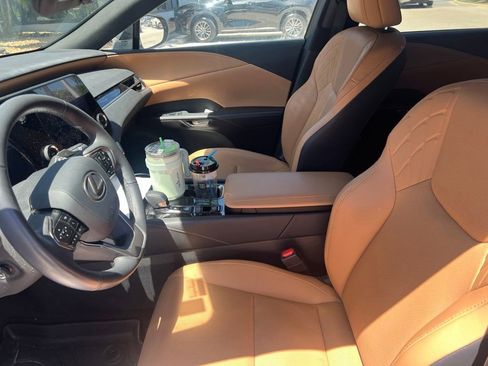 Certified 2025 Lexus RX 350 FWD w/ Technology Package image 3