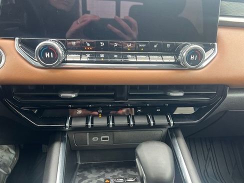 Used 2023 GMC Canyon AT4 w/ AT4 Premium Package image 10