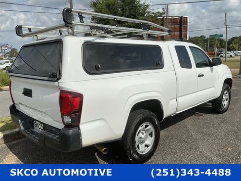 Used 2023 Toyota Tacoma SR RWD image 5