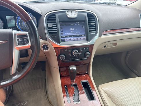 Used 2011 Chrysler 300 C w/ Sound Group RWD image 14