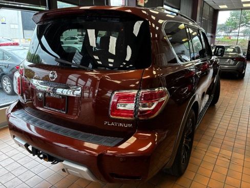 Used 2017 Nissan Armada Platinum w/ Interior Lighting Package RWD image 10