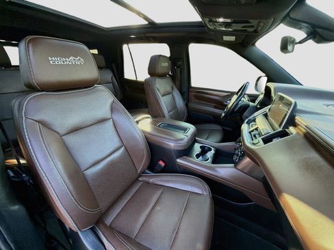Used 2021 Chevrolet Tahoe High Country w/ Premium Package AWD/4WD image 31