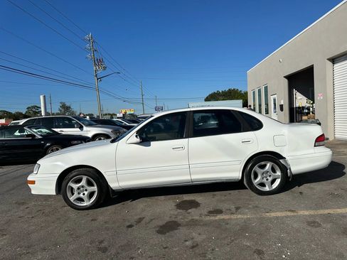 Used 1996 Toyota Avalon XL image 2