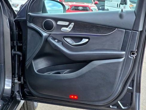 Used 2020 Mercedes-Benz GLC 300 4MATIC image 31