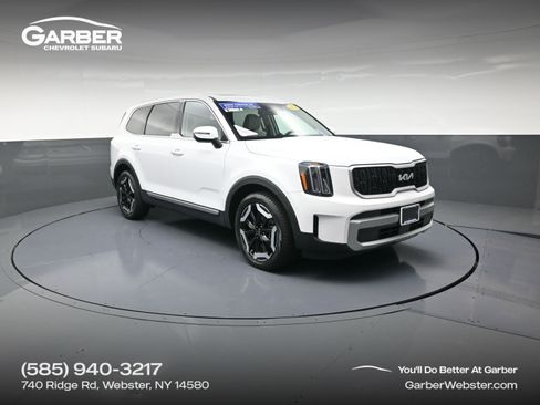 Used 2024 Kia Telluride EX w/ EX Captain's Chair Package image 1