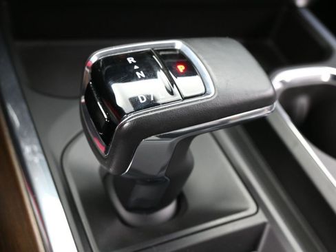 Used 2024 Chevrolet Silverado 1500 High Country w/ Technology Package AWD/4WD image 34