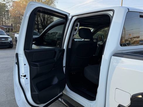 Used 2014 Nissan Titan SV w/ SV Value Truck Package image 14