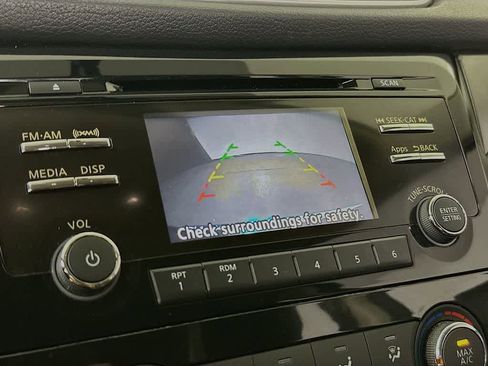 Used 2016 Nissan Rogue S FWD image 28