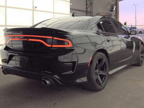 Used 2020 Dodge Charger R/T w/ Blacktop Package image 4