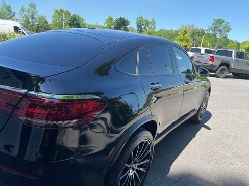 Used 2023 Mercedes-Benz GLC 300 4MATIC Coupe image 5