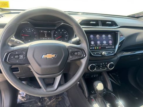 Used 2023 Chevrolet TrailBlazer LT w/ Convenience Package AWD/4WD image 12