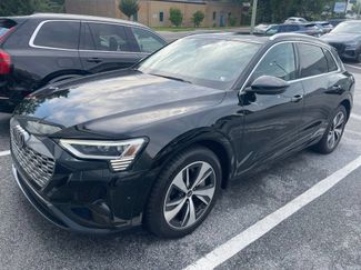 Used 2024 Audi Q8 e-tron Premium Plus w/ Premium Plus Package AWD/4WD video 1