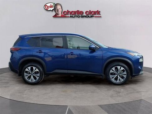 Certified 2022 Nissan Rogue SV w/ SV Premium Package image 6