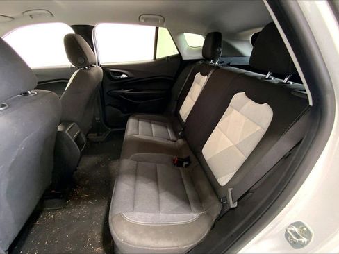 Used 2025 Chevrolet Trax LS w/ LS Convenience Package FWD image 24