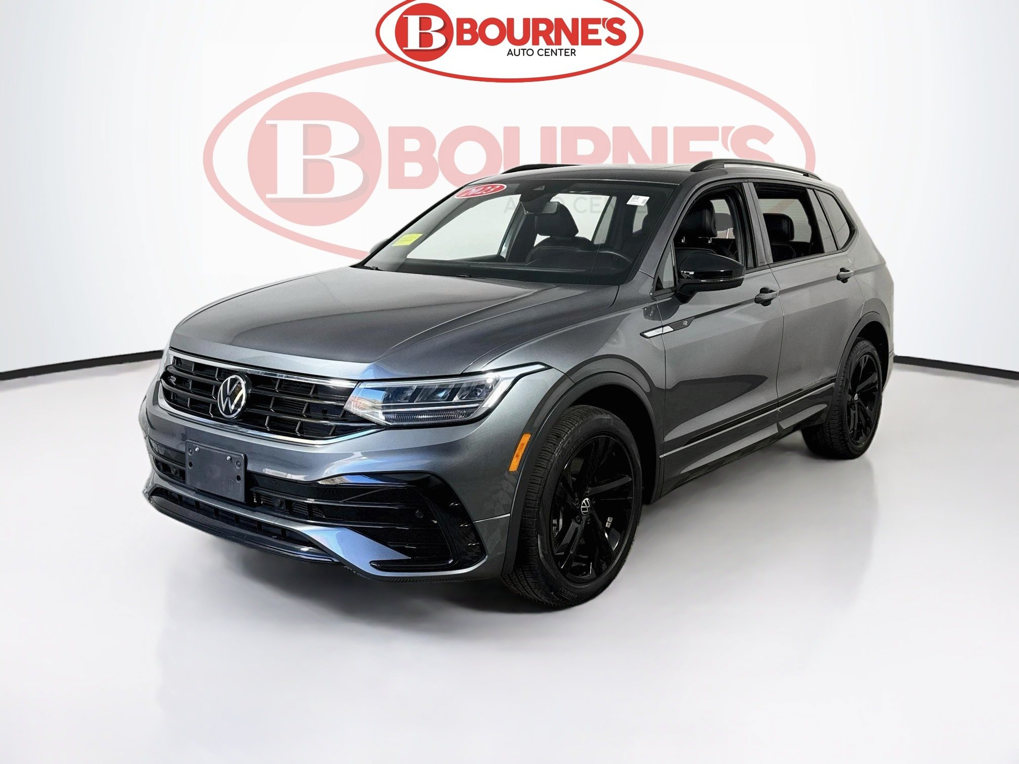 Used 2023 Volkswagen Tiguan SE R-Line AWD/4WD image 7
