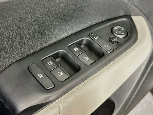 Used 2026 Hyundai Venue SEL FWD image 26