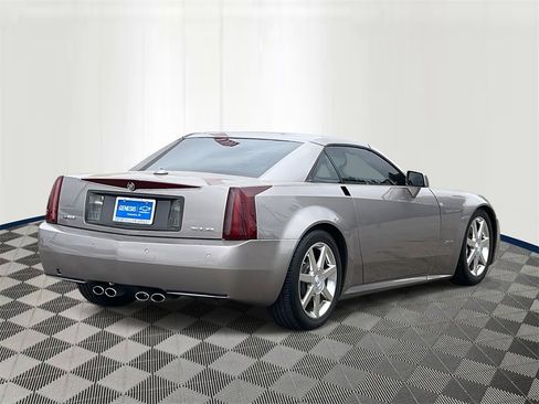 Used 2005 Cadillac XLR image 5