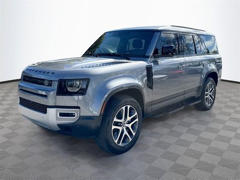 Used 2023 Land Rover Defender 130 SE image 4