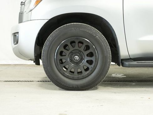 Used 2018 Toyota Sequoia SR5 image 39