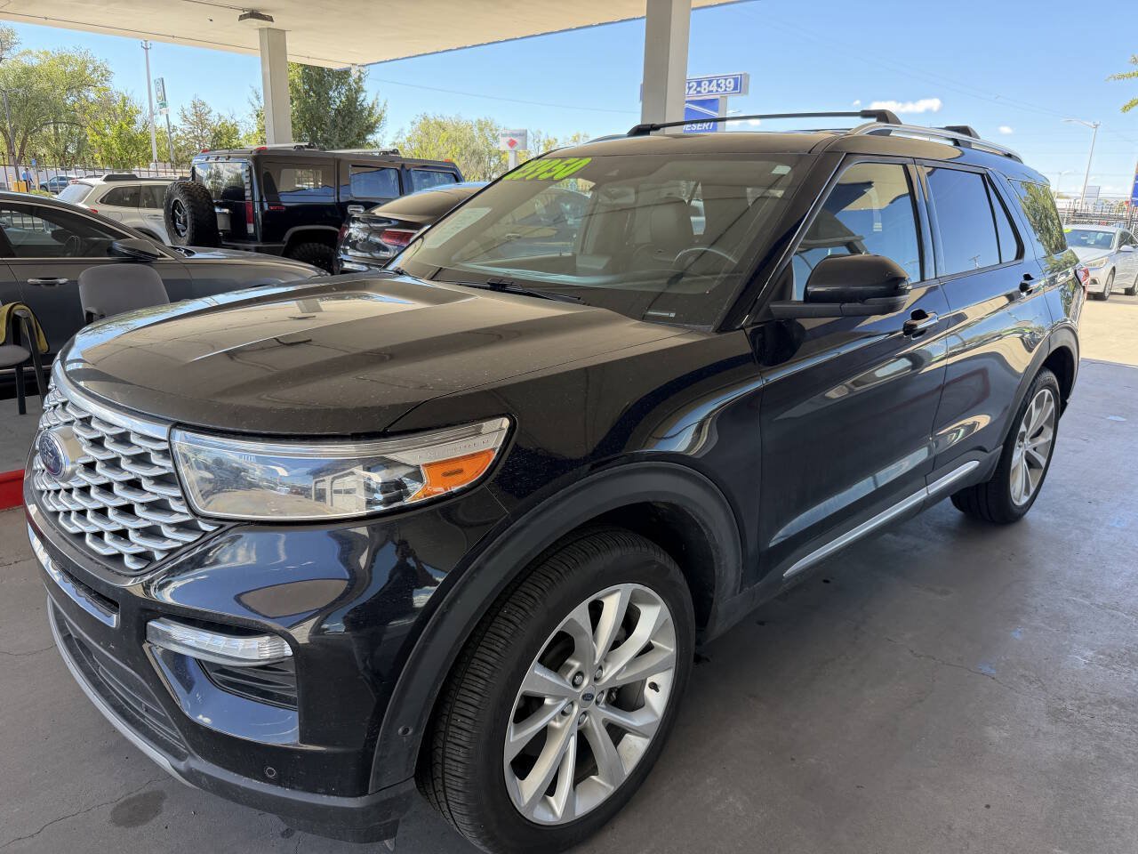 Used 2022 Ford Explorer Platinum w/ Premium Technology Package AWD/4WD image 3