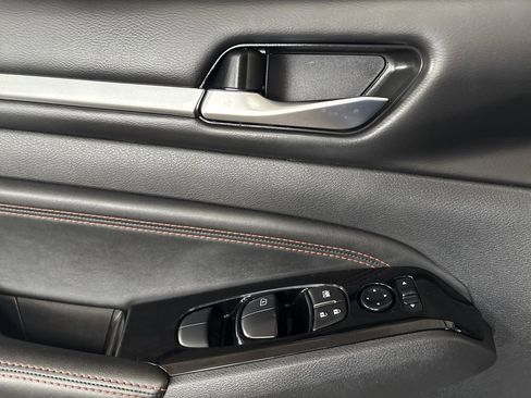 Used 2023 Nissan Altima 2.5 SR image 35