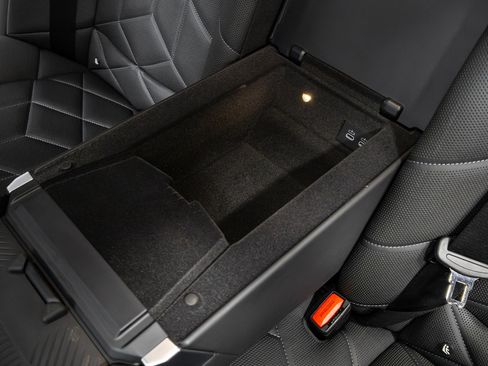 Used 2023 BMW 760i xDrive w/ Parking Assistance Package image 27