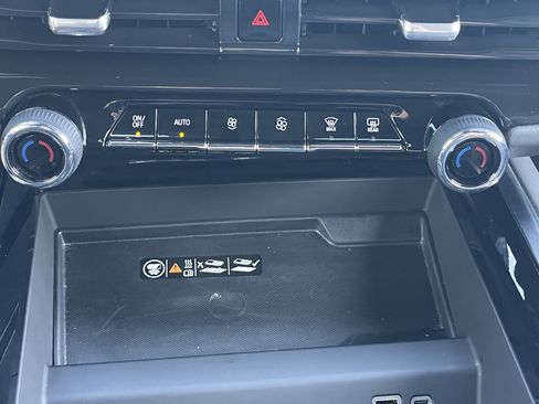 Used 2025 Chevrolet Tahoe Premier image 36