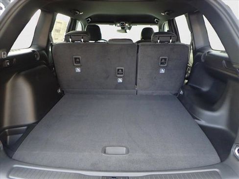 New 2025 Jeep Grand Cherokee Laredo w/ Luxury Tech Group I image 8