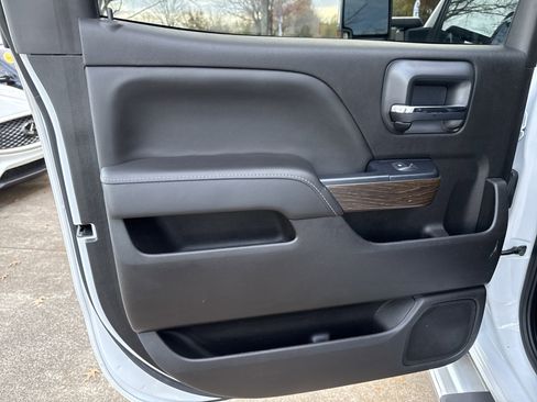 Used 2019 GMC Sierra 2500 Denali w/ Duramax Plus Package image 27