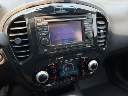 Used 2013 Nissan Juke SL FWD image 16