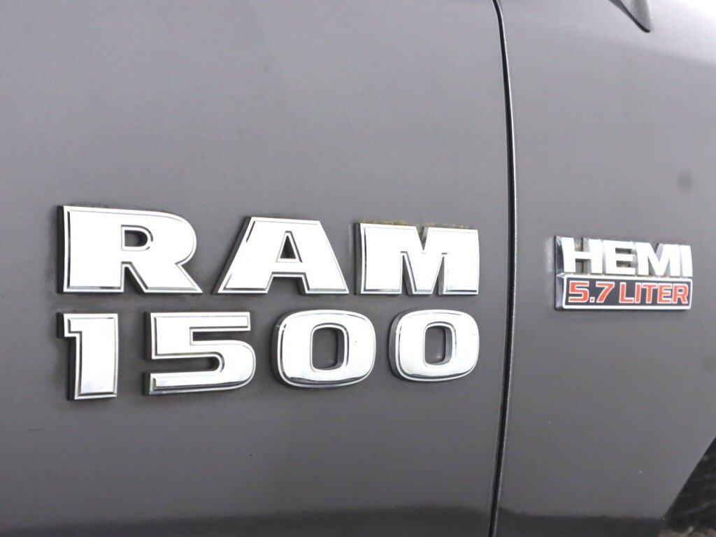 Used 2017 RAM 1500 Express AWD/4WD image 35